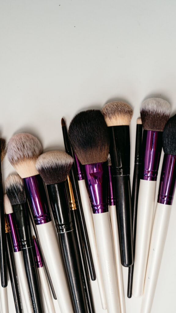 Pennelli da trucco per il servizio di make-up e cosmetica